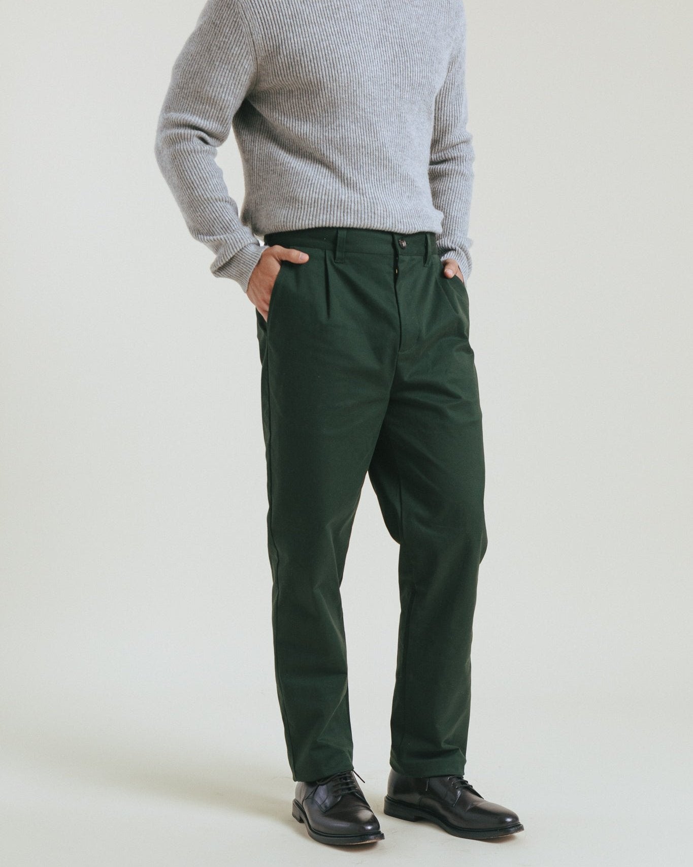 Bench Straight Field Pant in Mosswood